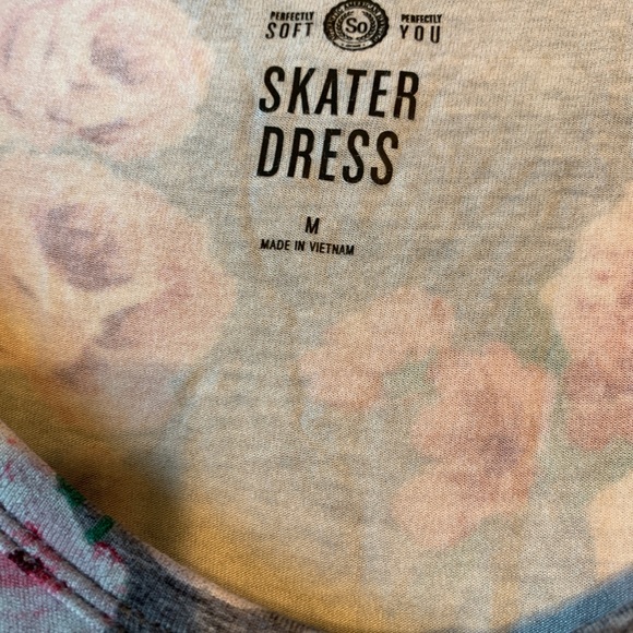 Soft Rayon Dress (size M) Gray Floral 36” - Picture 4 of 4